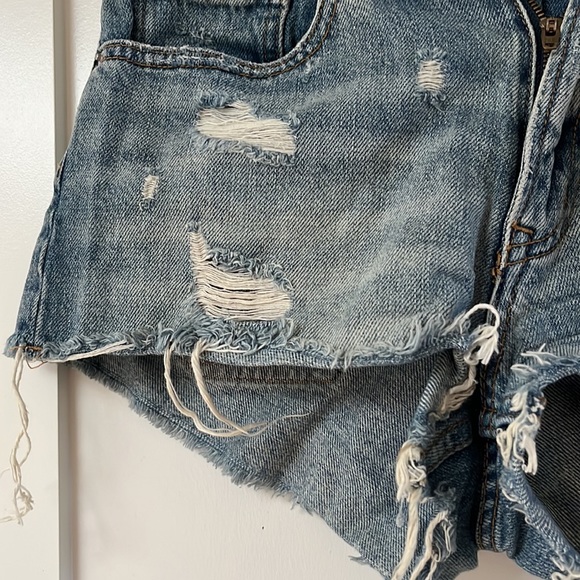 BDG w 27 denim shorts - Picture 2 of 4